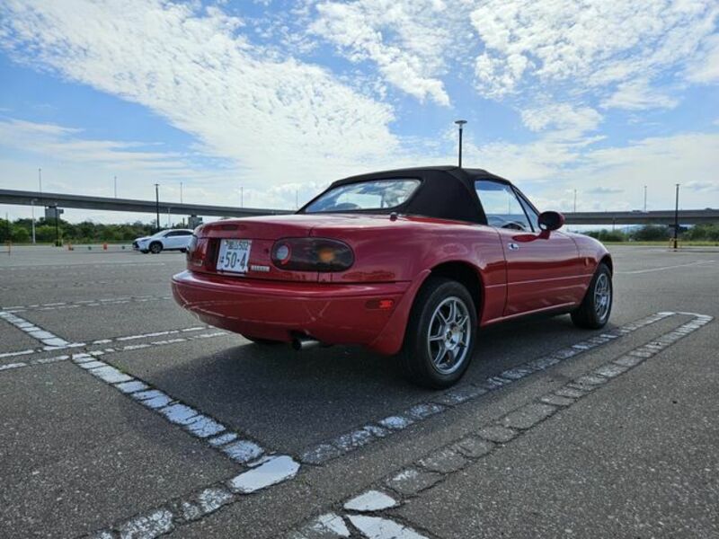 EUNOS ROADSTER