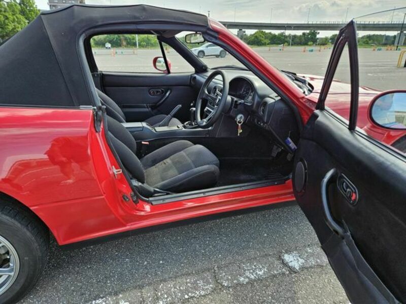 EUNOS ROADSTER