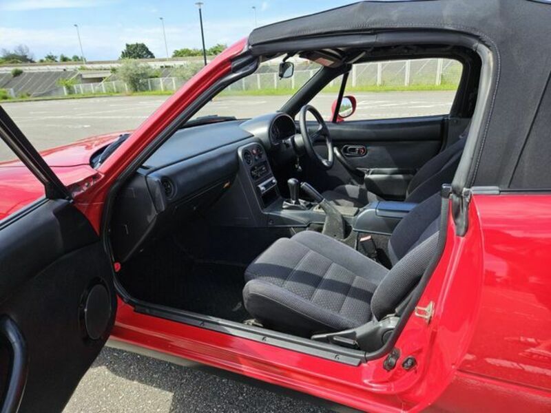 EUNOS ROADSTER