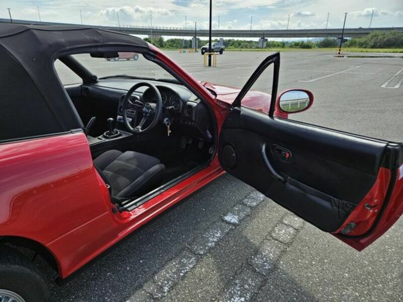 EUNOS ROADSTER
