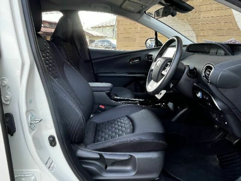PRIUS PHV