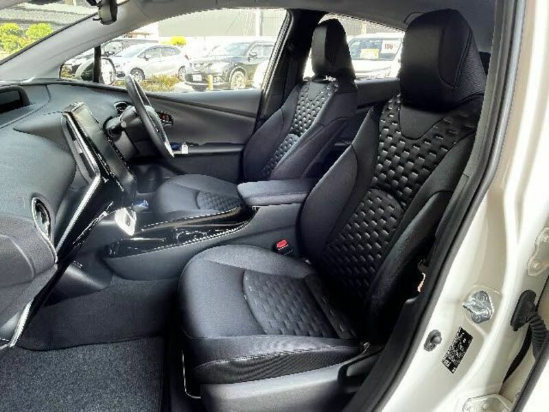 PRIUS PHV
