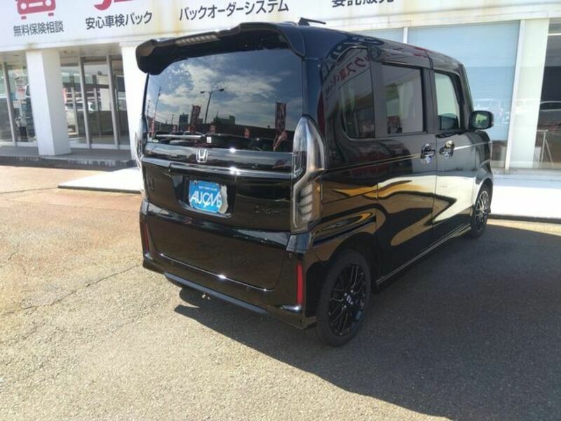 N BOX CUSTOM