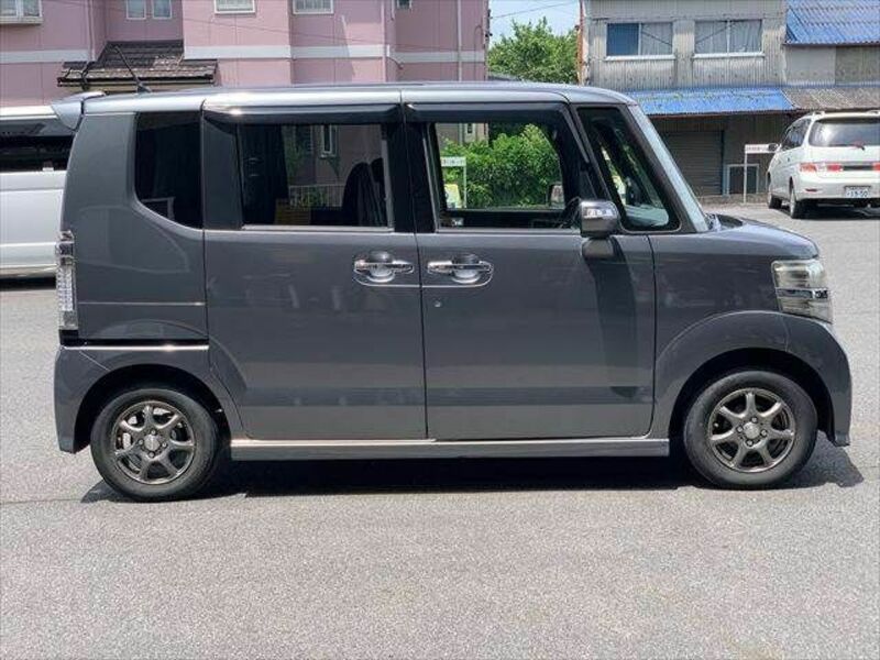 N BOX CUSTOM