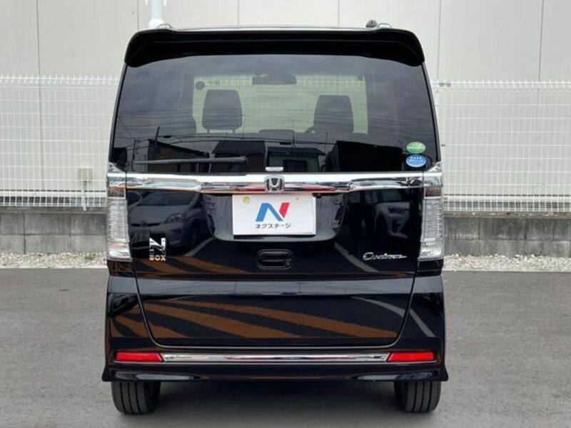 N BOX CUSTOM