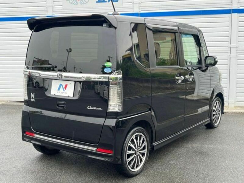 N BOX CUSTOM