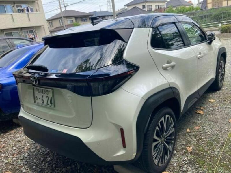 YARIS CROSS