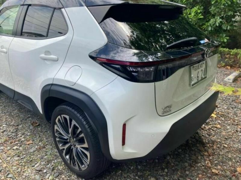 YARIS CROSS