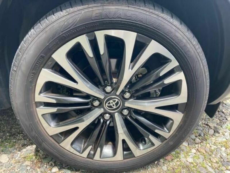 YARIS CROSS