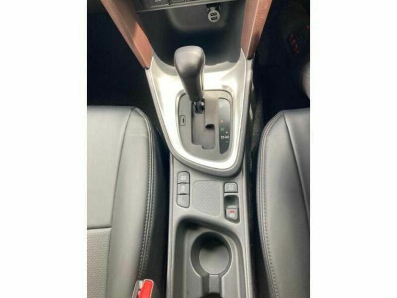 YARIS CROSS