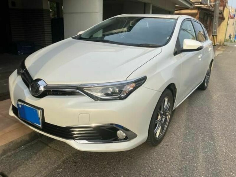 TOYOTA AURIS