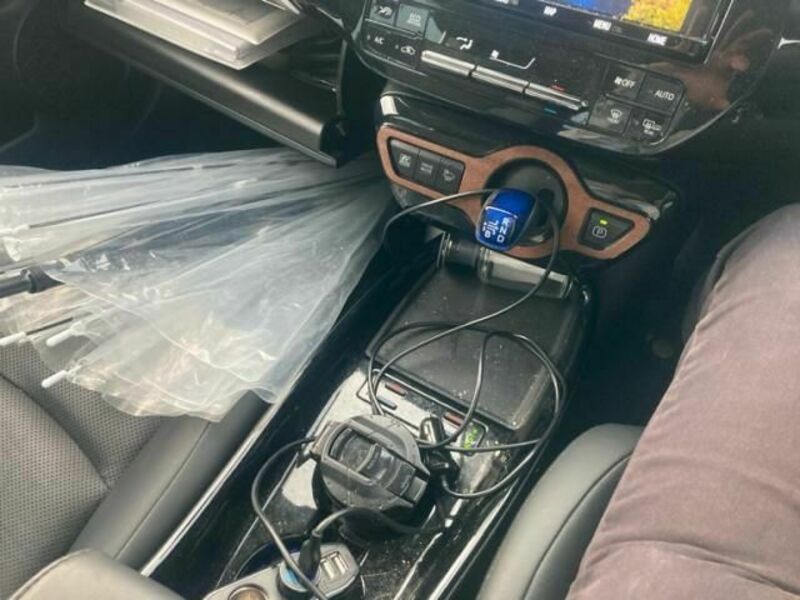 PRIUS-11
