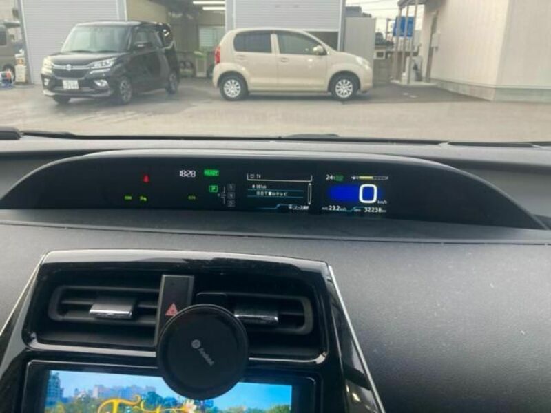 PRIUS-12