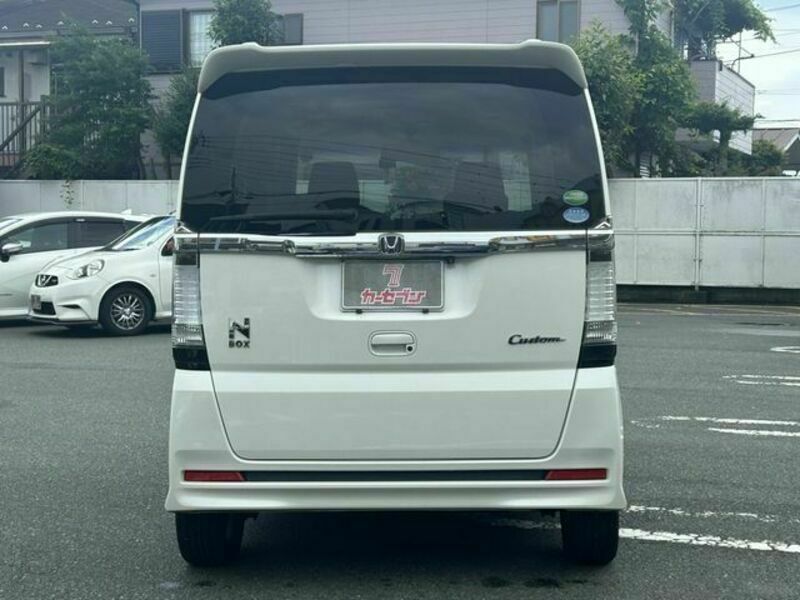 N BOX CUSTOM