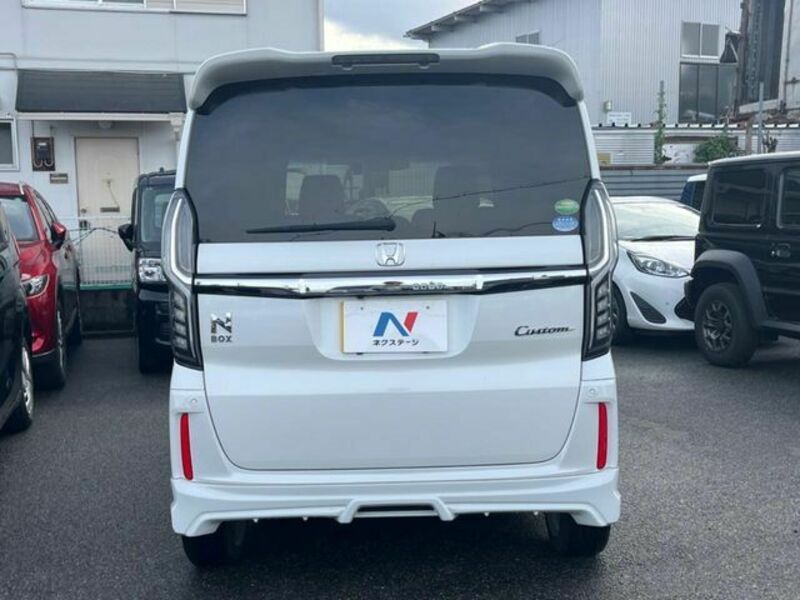 N BOX CUSTOM