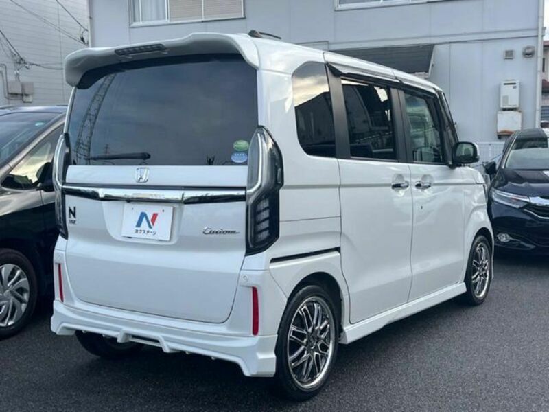 N BOX CUSTOM