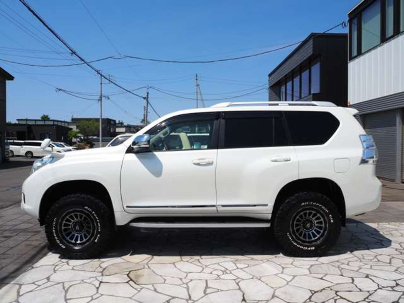 LAND CRUISER PRADO-9