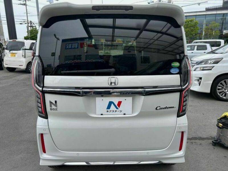 N BOX CUSTOM