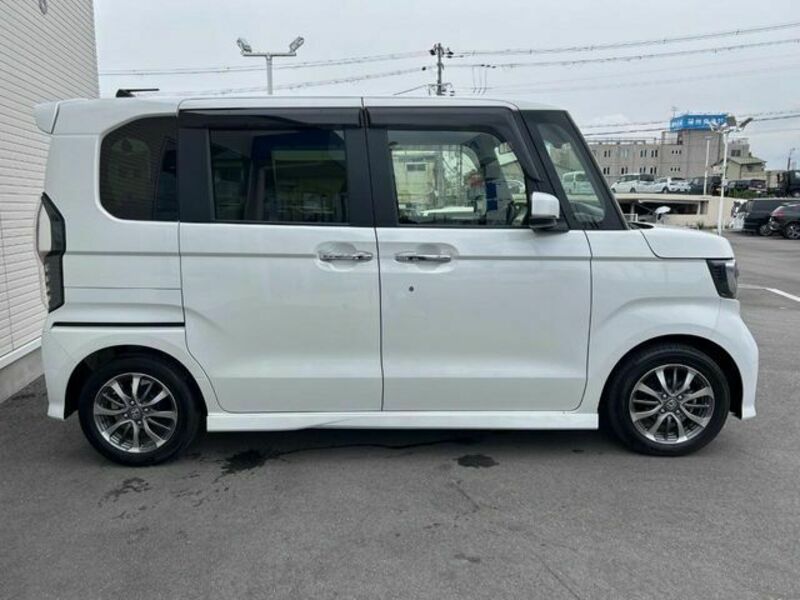 N BOX CUSTOM