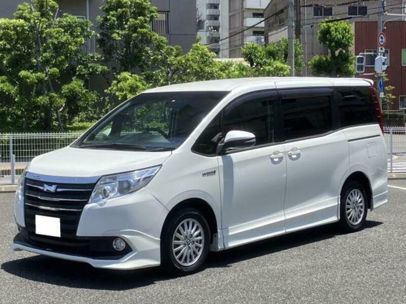 TOYOTA NOAH