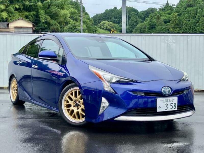 TOYOTA PRIUS