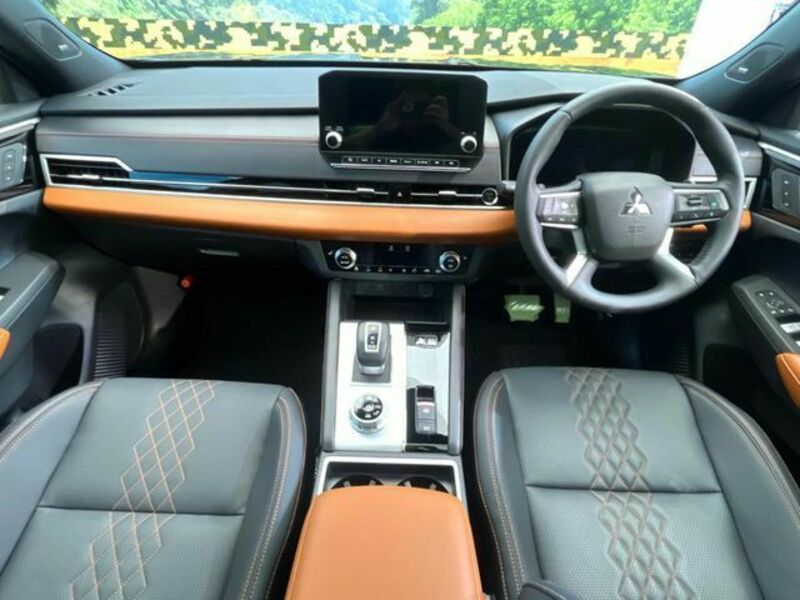 OUTLANDER PHEV