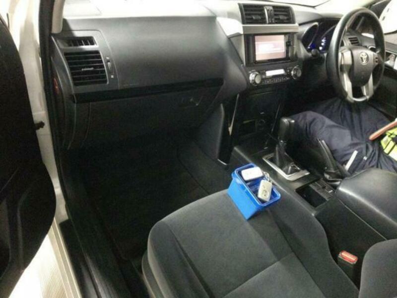 LAND CRUISER PRADO-2