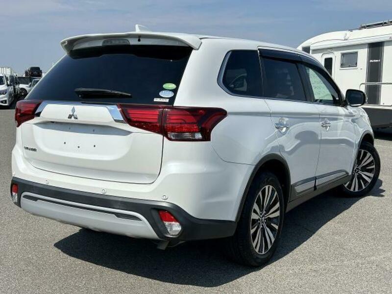 OUTLANDER