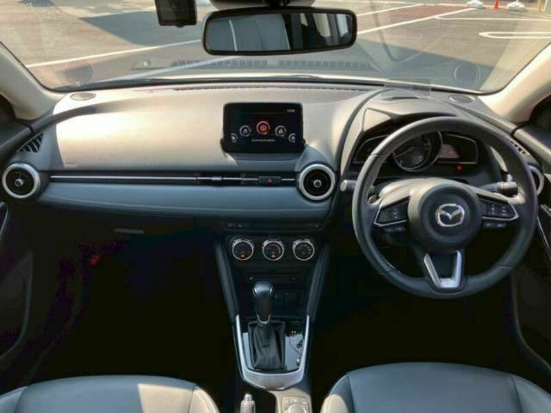 MAZDA2