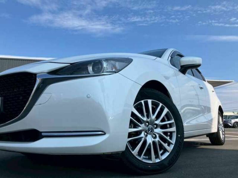 MAZDA2