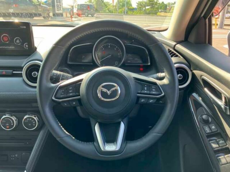 MAZDA2
