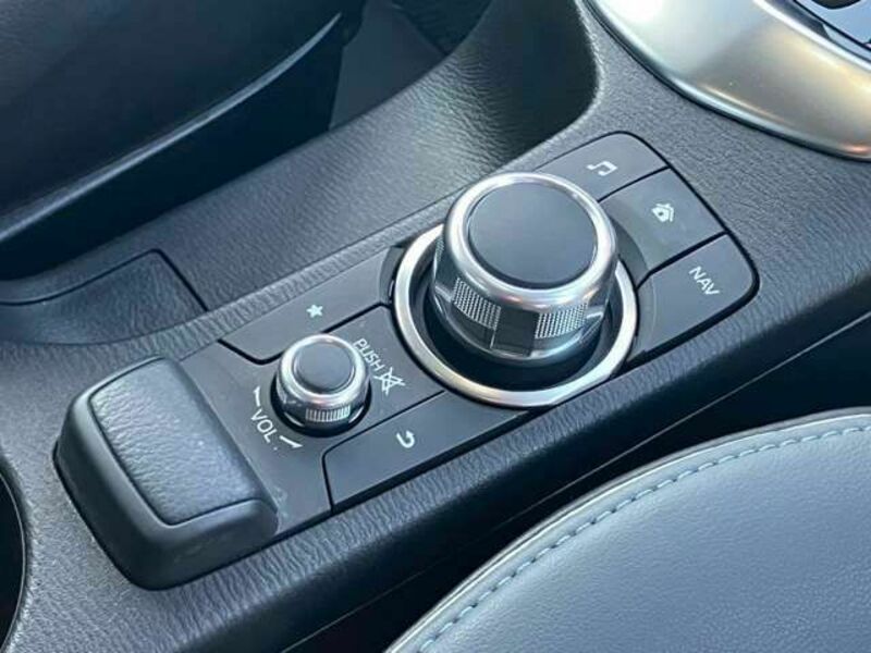 MAZDA2
