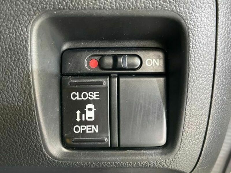 N BOX