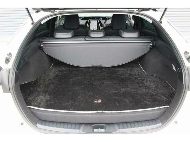 PRIUS PHV