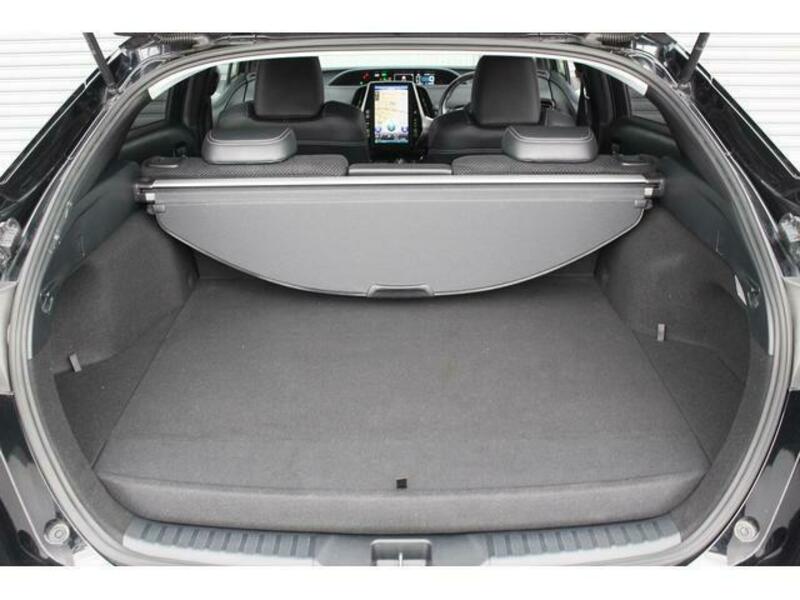 PRIUS PHV