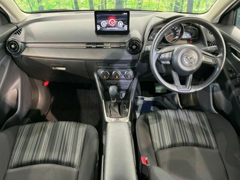 MAZDA2