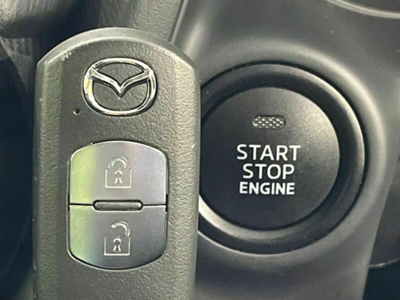 MAZDA2