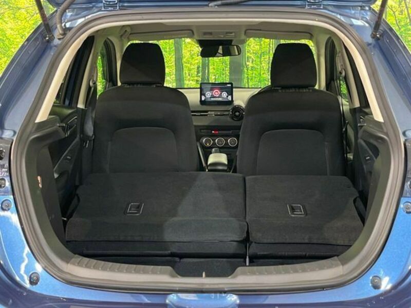 MAZDA2