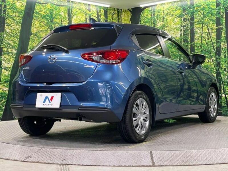MAZDA2