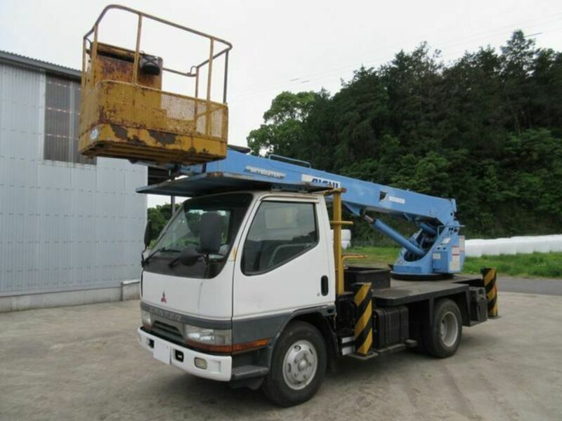 MITSUBISHI CANTER