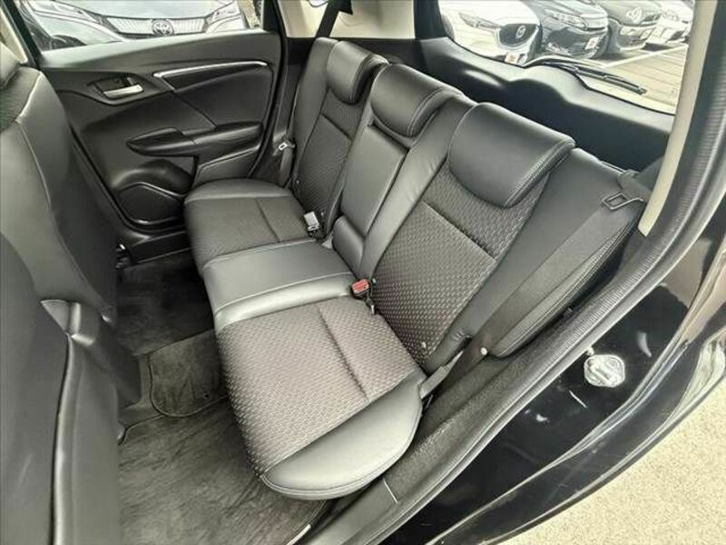 FIT HYBRID-17
