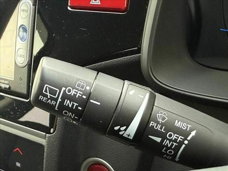 FIT HYBRID-27