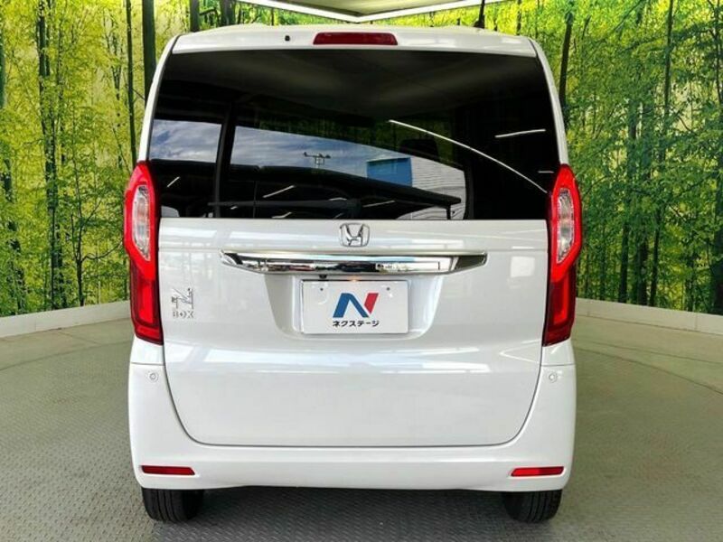 N BOX