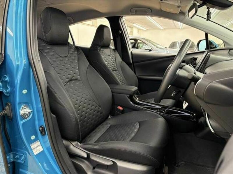 PRIUS PHV