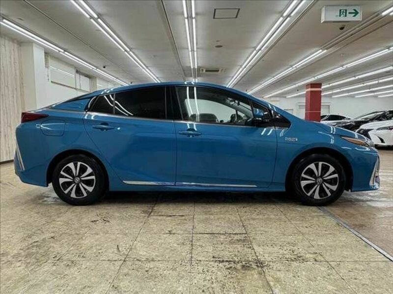PRIUS PHV