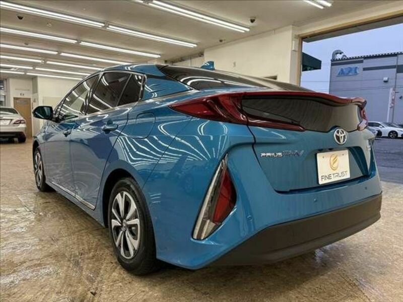 PRIUS PHV