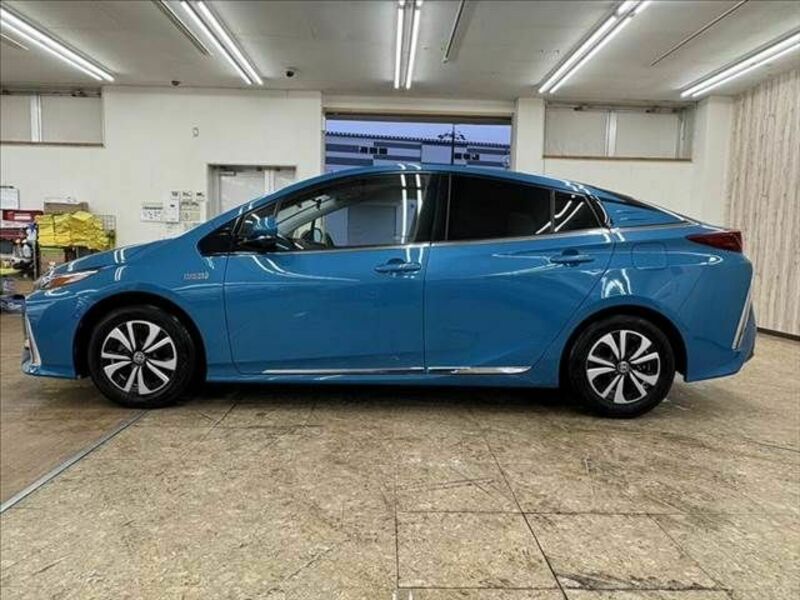 PRIUS PHV