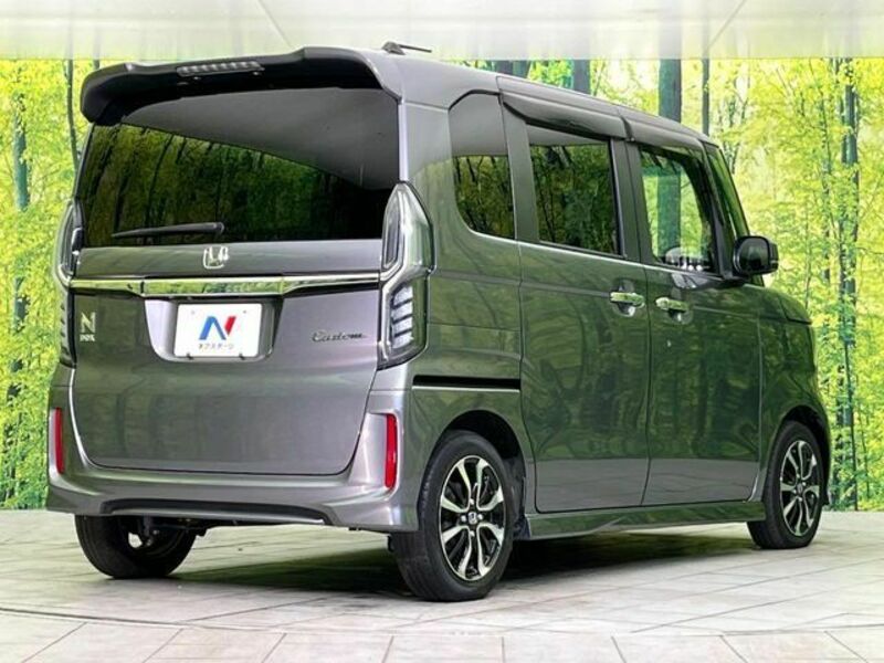 N BOX CUSTOM