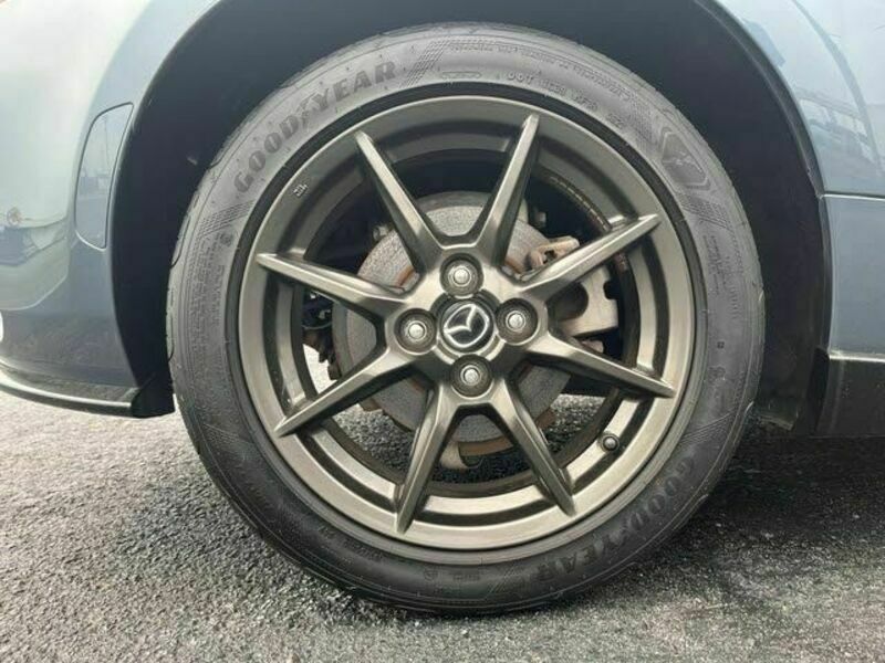 ROADSTER-26
