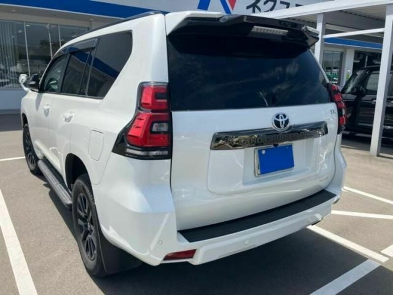 LAND CRUISER PRADO-4